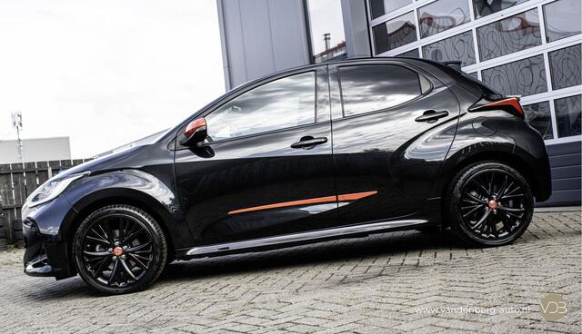 Toyota YARIS 1.5 Hybrid Executive Sport PANO CAMERA JBL Origineel NL