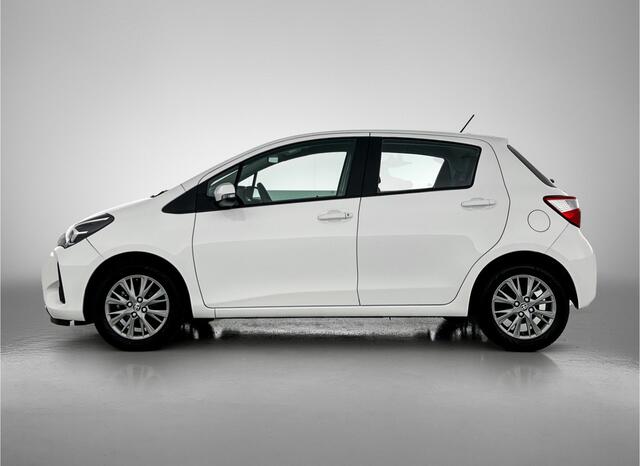 Toyota YARIS 1.0 VVT-i Energy | lage km stand| Navi | bluetooth | LM velgen |
