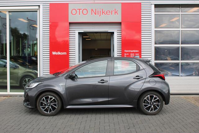Toyota YARIS 1.5 Hybrid First Edition *Met Trekhaak!*