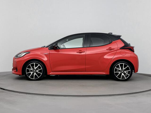 Toyota YARIS 1.5 Hybrid Launch Edition limited | Parkeersensoren | JBL Premium Audio Systeem | Lederen bekleding |