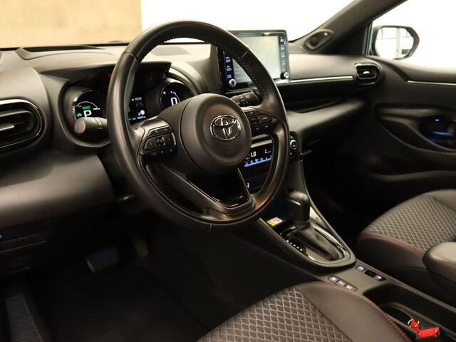 Toyota YARIS 1.5 Hybrid Launch Edition - ORIGINEEL NEDERLANDSE AUTO - PARKEERSENSOREN VOOR EN ACHTER - HEAD-UP DISPLAY - DODEHOEK DETECTIE - JBL GELUIDSINSTALLATIE - KEYLESS ENRTY & START - DRAADLOZE TELEFOONLADER