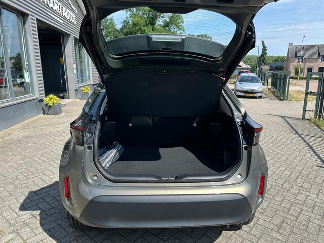 Toyota YARIS Cross 1.5 Hybrid 115 Business Plus | Head Up | Apple Carplay | Elektrische Achterklep | Stoel & Stuurverwarming | Navigatie |