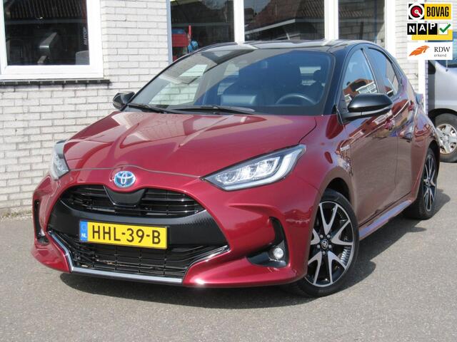 Toyota YARIS 1.5 Hybrid Launch Edition two tone