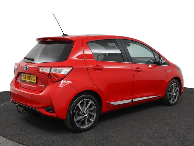 Toyota YARIS 1.5 Hybrid Premium | Airco | Cruise Control | Panoramadak | Parkeersensoren | Achteruitrijcamera | Navigatie | Keyless Entry | Fietsendragerbeugel |