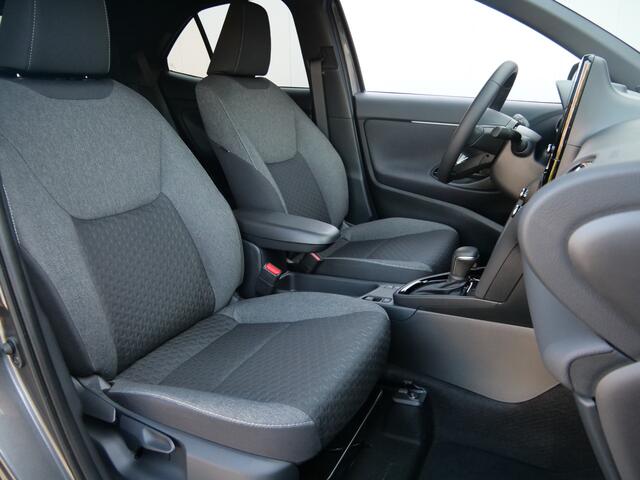 Toyota YARIS Cross 1.5 Hybrid 130 Pk Teamplayer Automaat Apple Carplay / DAB / Camera / Stoelverwarming