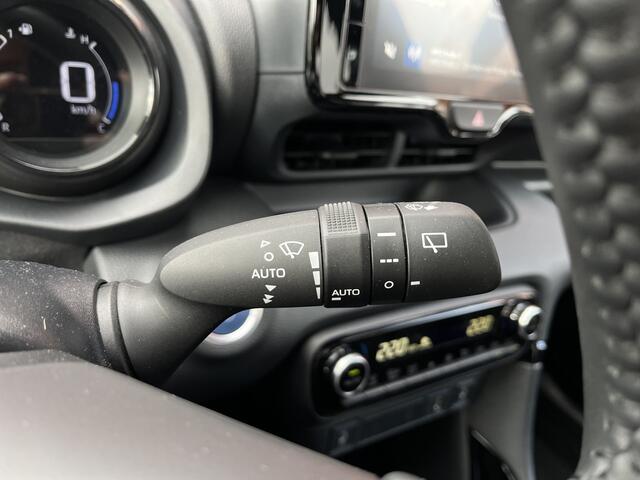 Toyota YARIS 1.5 Hybrid Executive | Carplay | Navi | Stoelverw. | ACC