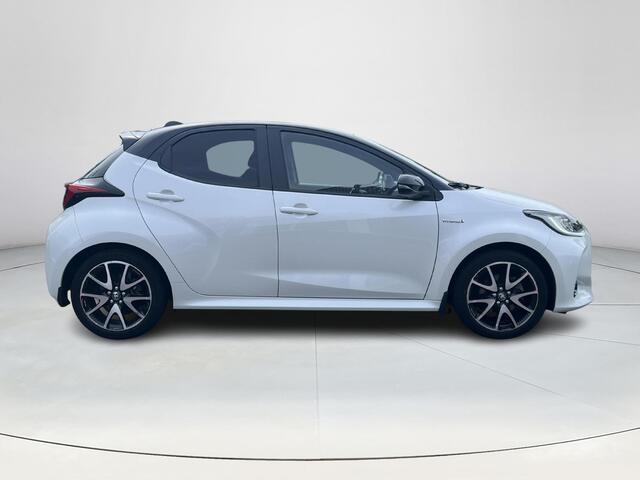 Toyota YARIS 1.5 Hybrid Executive | Bi-tone lak | Carplay | 17 inch LM-velgen | Stoelverwarming |