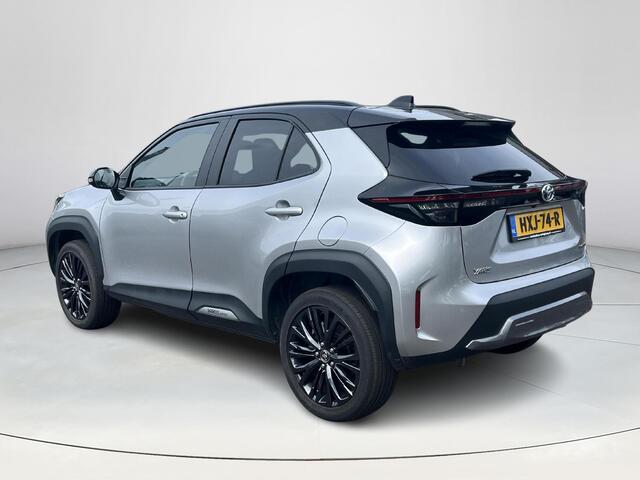 Toyota YARIS Cross 1.5 Hybrid Adventure | Navigatie | Stoel- + stuurverwarming | 18 inch LM-velgen | Parkeersensoren |