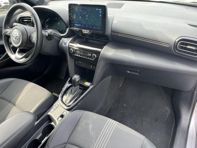 Toyota YARIS Cross 1.5 Hybrid Adventure | Navigatie | Stoel- + stuurverwarming | 18 inch LM-velgen | Parkeersensoren |