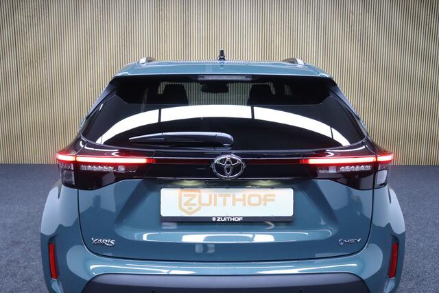 Toyota YARIS Cross 1.5 Hybrid 115 First Edition | Comfort Pack | Nieuw uit voorraad leverbaar | ¤ 1.450,- voorraad voordeel! | Adaptive-cruise | Apple Carplay & Android Auto | Camera | Keyless | Navigatie | Dodehoekdetectie