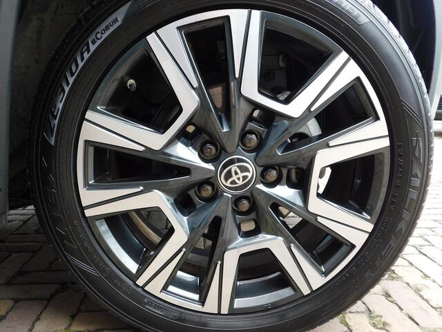 Toyota YARIS Cross 1.5 Hybrid 130 Launch Edition | Treeplanken