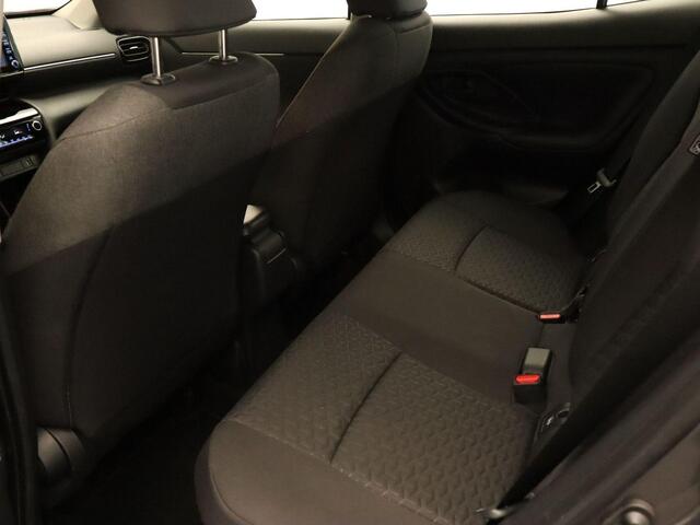 Toyota YARIS Cross 1.5 Hybrid Active - ORIGINEEL NEDERLANDSE AUTO - ADAPTIEVE CRUISE CONTROL - CLIMATE CONTROL - APPLE CARPLAY/ANDROID AUTO - MULTIFUNCTIONEEL STUURWIEL - LICHTMETALEN VELGEN 16 INCH - ELEKTRISCHE RAMEN VOOR + ACHTER