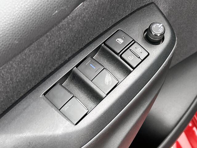Toyota YARIS 1.5 VVT-i Dynamic | Camera | Airconditioning | Digitaal dashboard | 16'' LM velgen |