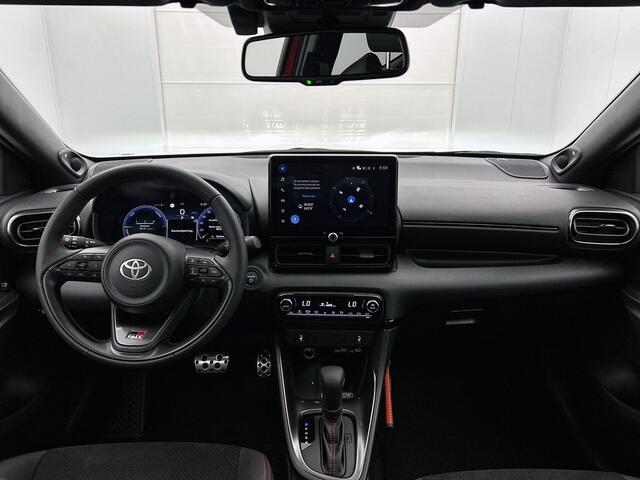 Toyota YARIS 1.5 Hybrid 130 GR Sport Plus Pack - Louwman Zin in Zomervoordeel auto -