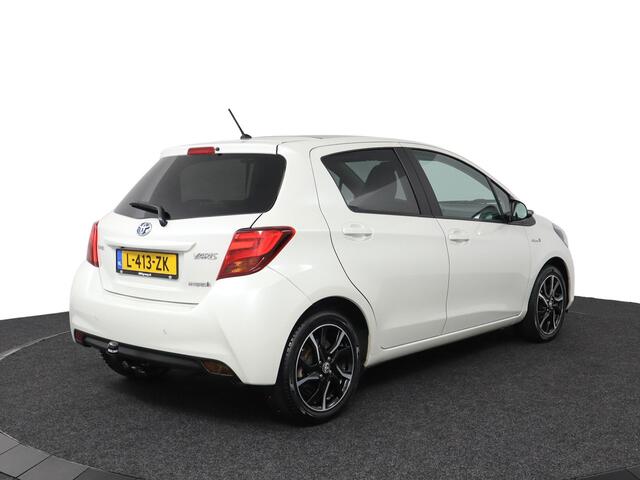 Toyota YARIS 1.5 Hybrid Volcano Edition | Trekhaak | Panoramadak | Parkeersensoren
