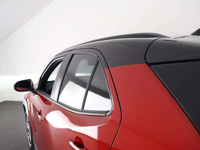 Toyota YARIS Cross 1.5 HYBRID DYNAMIC BI-TONE AUTOMAAT CARPLAY NAVIGATIE. CAMERA .COMPLEET. GARANTIE TOT 5- 2033!