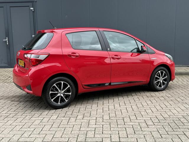 Toyota YARIS 1.5 Hybrid Aspiration / Automaat / Stoelverwarming / Climate Control / Bluetooth / Camera / Elektrische ramen voor