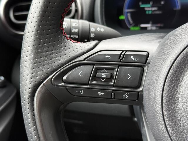 Toyota YARIS Cross 1.5 Hybrid 130 GR Sport / Trekhaak / Keyless / Clima / Stoel Verwarming / Navigatie /