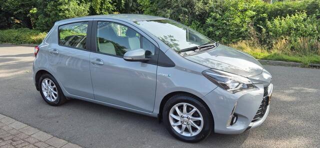 Toyota YARIS 1.5 Hybrid Dynamic *navigatie *Stoelverw.*ecc*