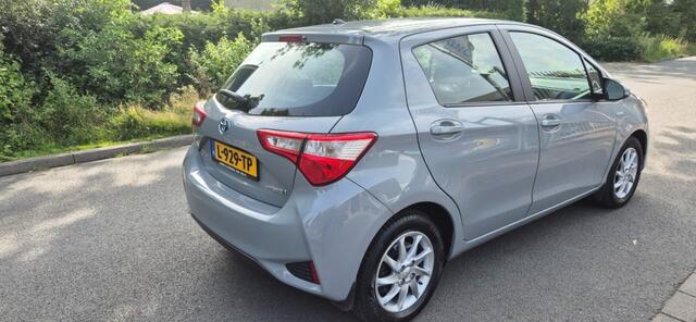 Toyota YARIS 1.5 Hybrid Dynamic *navigatie *Stoelverw.*ecc*