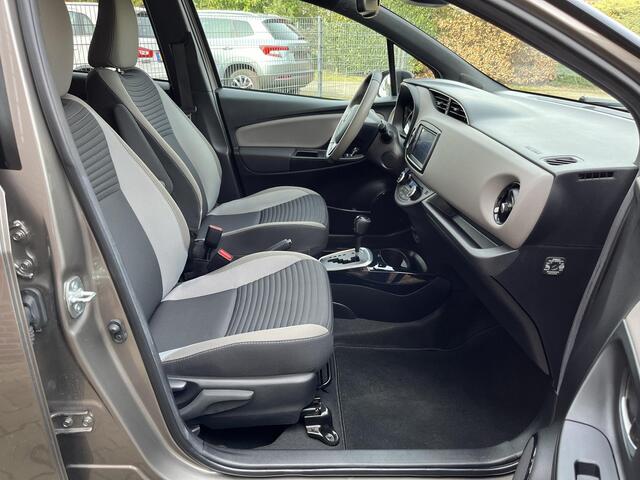 Toyota YARIS 1.5 Hybrid Bi-Tone Plus *Navigatie*Stoelverw.*