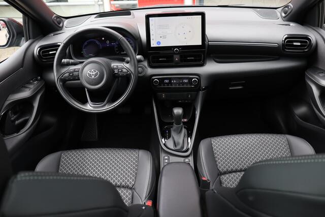 Toyota YARIS 1.5 Hybrid 130 Executive, Panodak