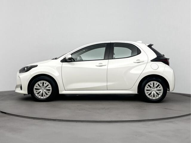 Toyota YARIS 1.5 Hybrid Active | Apple Carplay/Android Auto | Achteruitrijcamera | Bestuurdersstoel In Hoogte Verstelbaar | Buitenspiegels Elektrisch Verwarmd |