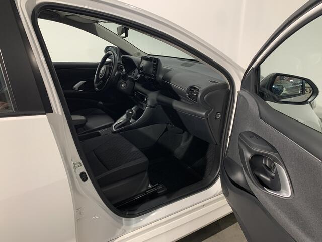 Toyota YARIS 1.5 Hybrid 116pk Comfort 5 Drs 85kw Carplay / A.Camera / ECC / Winter Pack / DAB / Cruise C.