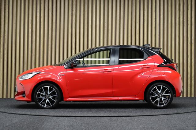 Toyota YARIS 1.5 Hybrid Executive Sport Bi-Tone | Maps Navigatie | Leder | Full Led | Head-up display