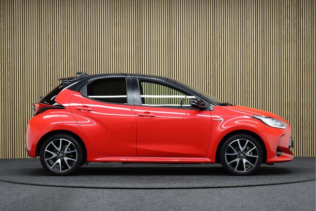 Toyota YARIS 1.5 Hybrid Executive Sport Bi-Tone | Maps Navigatie | Leder | Full Led | Head-up display