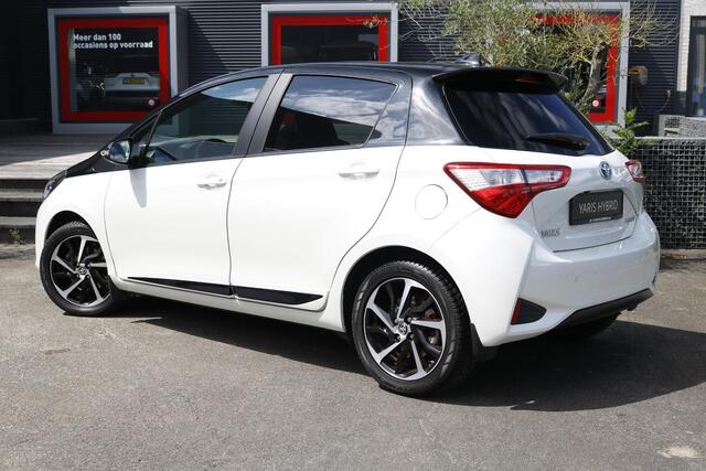 Toyota YARIS 1.5 Hybrid Bi-Tone Plus