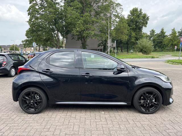 Toyota YARIS 1.5 Hybrid Dynamic Lmv Klima Automaat Acamera Lijndetectie Cruise