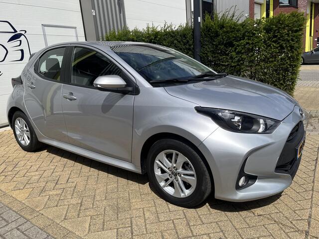 Toyota YARIS Hybrid 1.5 Agile Mazda 2 Hybrid Stoelverwarming, Stuurverwarming, Camera, Climate Control