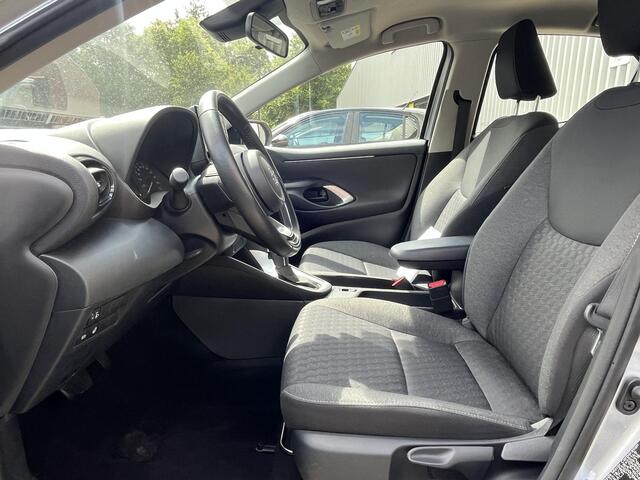 Toyota YARIS Hybrid 1.5 Agile Mazda 2 Hybrid Stoelverwarming, Stuurverwarming, Camera, Climate Control