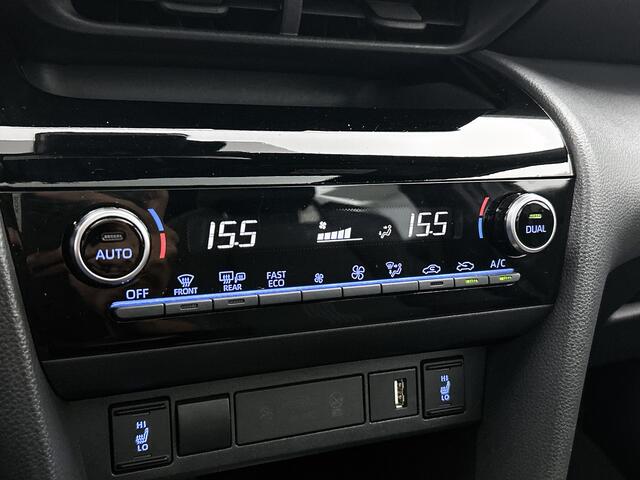 Toyota YARIS Cross 1.5 Hybrid Adventure | Panoramadak | JBL | Stoelverwarming | Elek. achterklep | Dodehoek assistent |