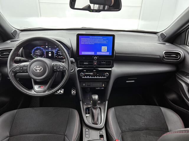 Toyota YARIS Cross 1.5 Hybrid 130 GR Sport Limited | Dodehoek assistent | Elek. achterklep | Camera | Stuur + stoelverwarming |