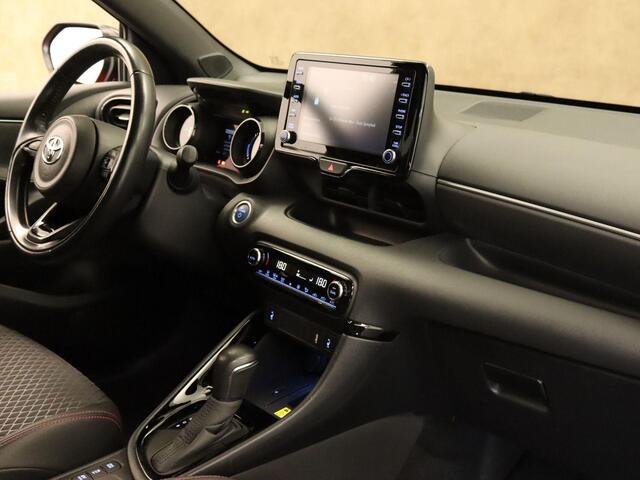 Toyota YARIS 1.5 Hybrid Launch Edition - CLIMATE CONTROL - VOORSTOELEN VERWARMD - HEAD UP DISPLAY - PARKEERSENSOREN VOOR/ ACHTER - HALF LEDEREN BEKLEDING - CAMERA - KEYLESS ENTRY/ START - ADAPTIEVE CRUISE CONTROL - ARMSTEUN VOOR - APPLE CARPLAY/ ANDROID AUTO