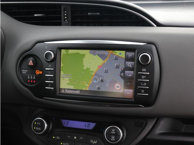 Toyota YARIS 1.5 Hybrid SkyBlue I Navi I LM-Velgen I Camera