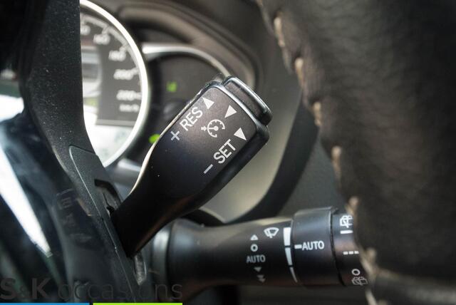 Toyota YARIS 1.5 Hybrid Dynamic NAVI PDC Cruise