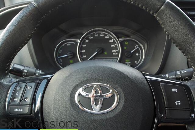 Toyota YARIS 1.5 Hybrid Dynamic NAVI PDC Cruise