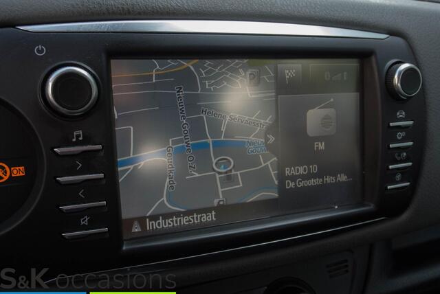 Toyota YARIS 1.5 Hybrid Dynamic NAVI PDC Cruise