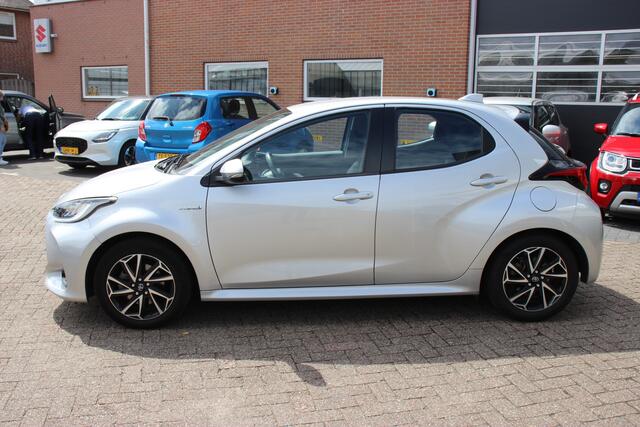 Toyota YARIS 1.5 Hybrid First Edition | Navi | Keyless | Carplay & Android Auto |