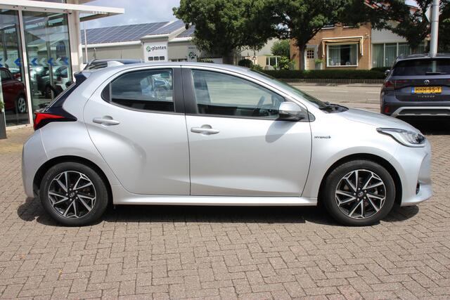 Toyota YARIS 1.5 Hybrid First Edition | Navi | Keyless | Carplay & Android Auto |