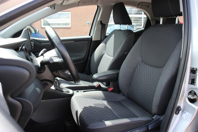 Toyota YARIS 1.5 Hybrid First Edition | Navi | Keyless | Carplay & Android Auto |