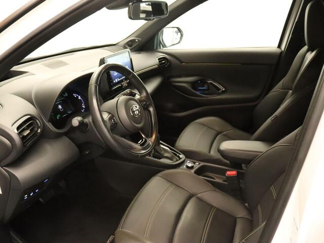 Toyota YARIS Cross 1.5 Hybrid Launch - ELEKTRISCHE ACHTERKLEP - STUUR/STOELVERWARMING - DODEHOEKDETECTIE - APPLE CARPLAY/ADNROID AUTO - NAVIGATIESYSTEEM FULL-MAP - CRUISE CONTROL ADAPTIEF - KEYLESS ENTRY/START