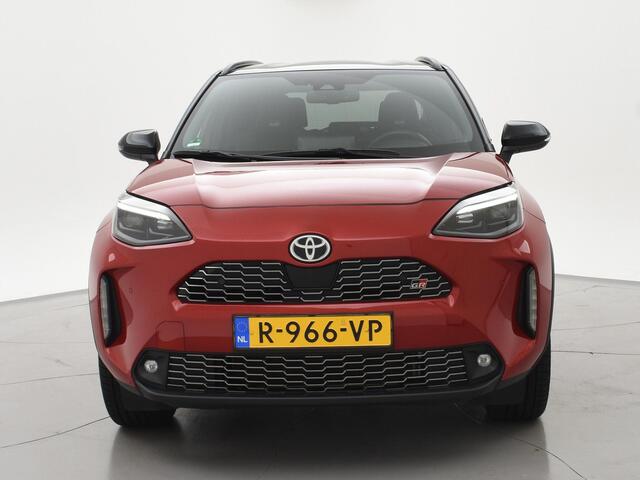 Toyota YARIS Cross 1.5 HYBRID GR SPORT TWO TONE + AFN. TREKHAAK | HEAD-UP | CARPLAY | ADAPTIVE CRUISE | SPORTSTOELEN