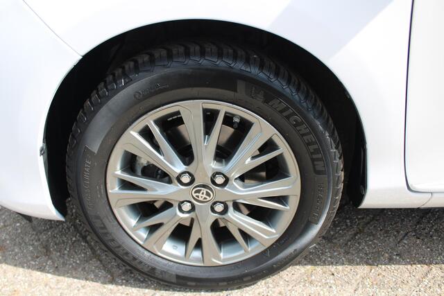 Toyota YARIS 1.5 Hybrid Achteruitrijcamera, CC, Bluetooth, NAVI, ECC, Leder, Grootlicht assistent, 15" LMV