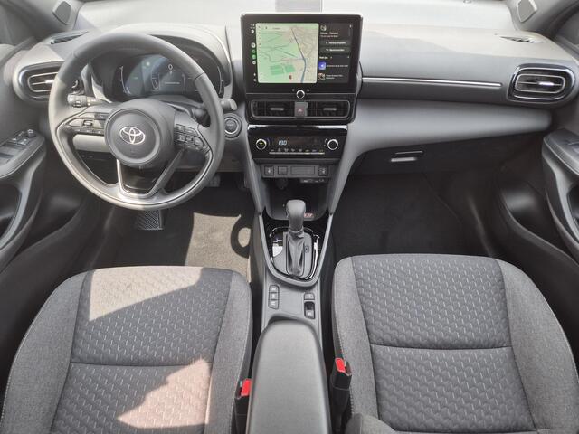 Toyota YARIS Cross 1.5 Hybrid 130 Launch Edition Automaat Team D / Winter Pakket / Safety Pakket / Adaptief CC / Stuur-, Stoel en voorruitverwarming / Draadloze telefoon lader / Apple Carplay Android Auto / Achteruitrijcamera /