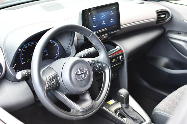 Toyota YARIS Cross 1.5 Hybrid Executive Limited Automaat 116pk | Stuur & Stoel verwarming | Sensoren voor & achter | BSM | Keyless entry |
