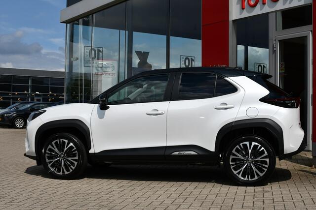 Toyota YARIS Cross 1.5 Hybrid Executive Limited Automaat 116pk | Stuur & Stoel verwarming | Sensoren voor & achter | BSM | Keyless entry |
